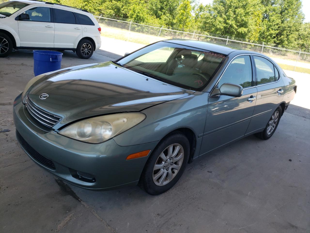 Photo 2 from auction – 2003 LEXUS ES 300 with VIN JTHBF30GX30099855