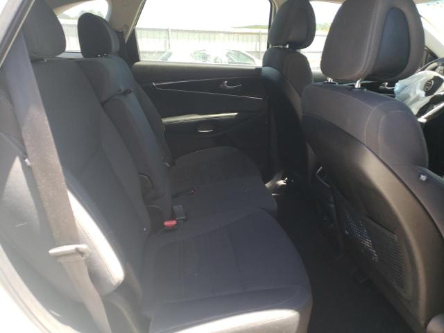 Photo 6 from auction – 2016 KIA SORENTO LX with VIN 5XYPG4A33GG117327