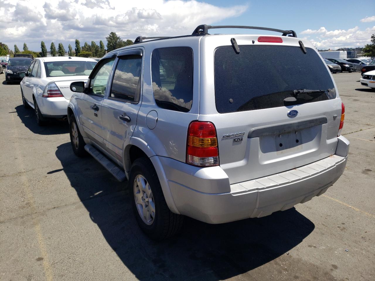 Photo 3 from auction – 2007 FORD ESCAPE XLT with VIN 1FMCU031X7KA30090