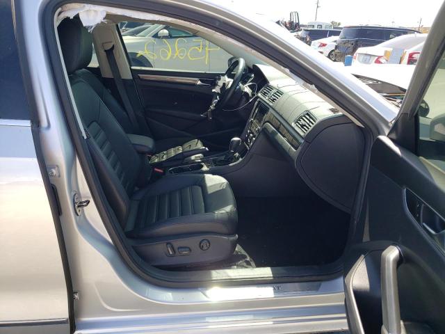 Photo 5 from auction – 2017 VOLKSWAGEN PASSAT SEL with VIN 1VWCT7A33HC021275