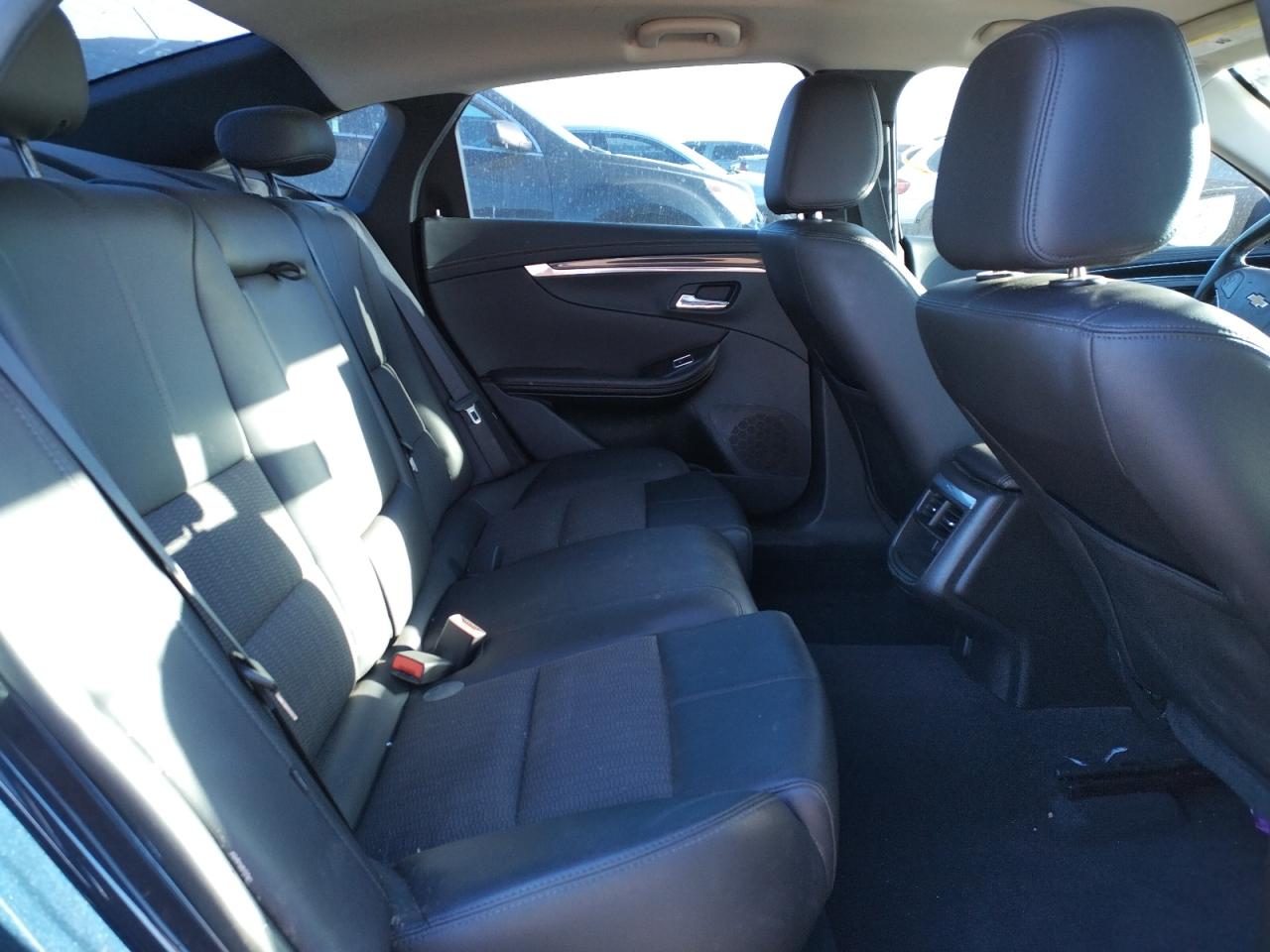 Photo 6 from auction – 2018 CHEVROLET IMPALA LT with VIN 2G1105S33J9178025