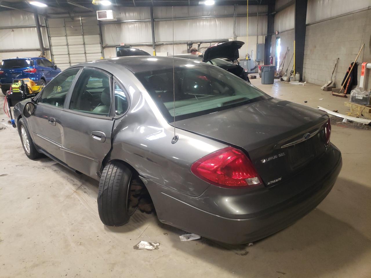 Photo 3 from auction – 2003 FORD TAURUS SEL with VIN 1FAHP56S73A200785