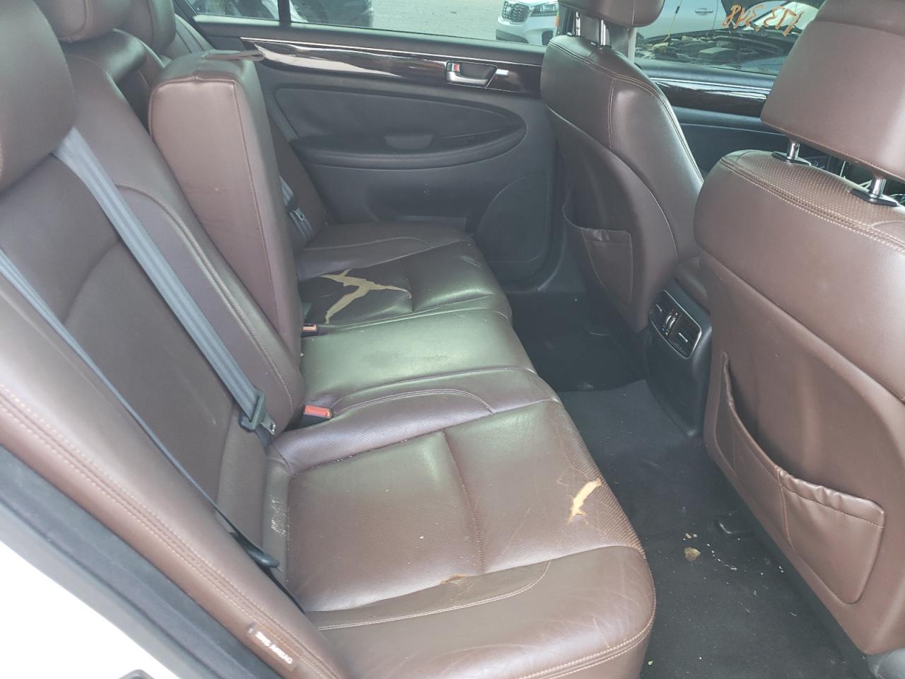 Photo 6 from auction – 2012 HYUNDAI GENESIS 3. with VIN KMHGC4DD5CU152648
