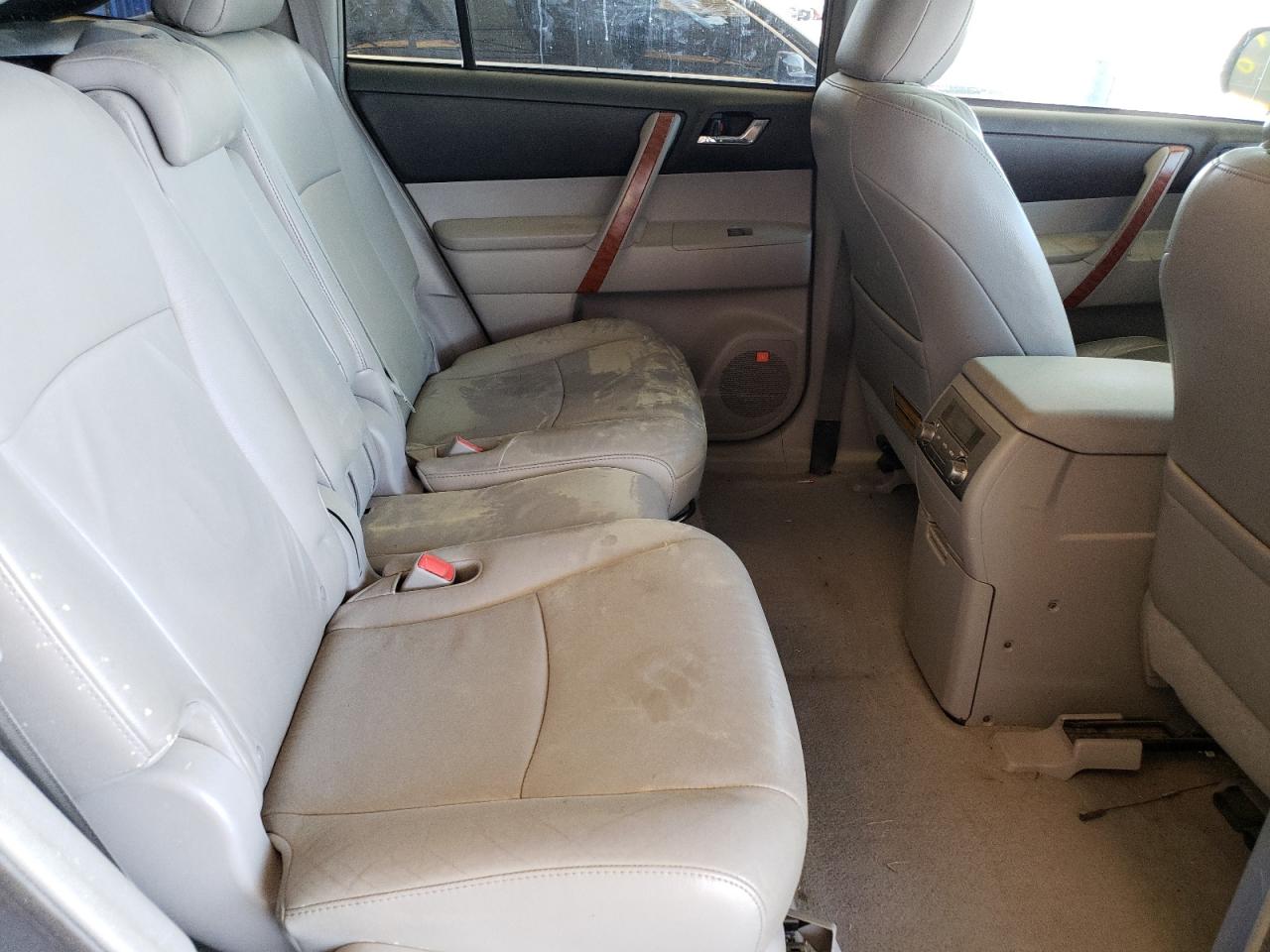 Photo 6 from auction – 2010 TOYOTA HIGHLANDER with VIN 5TDYK3EHXAS007095