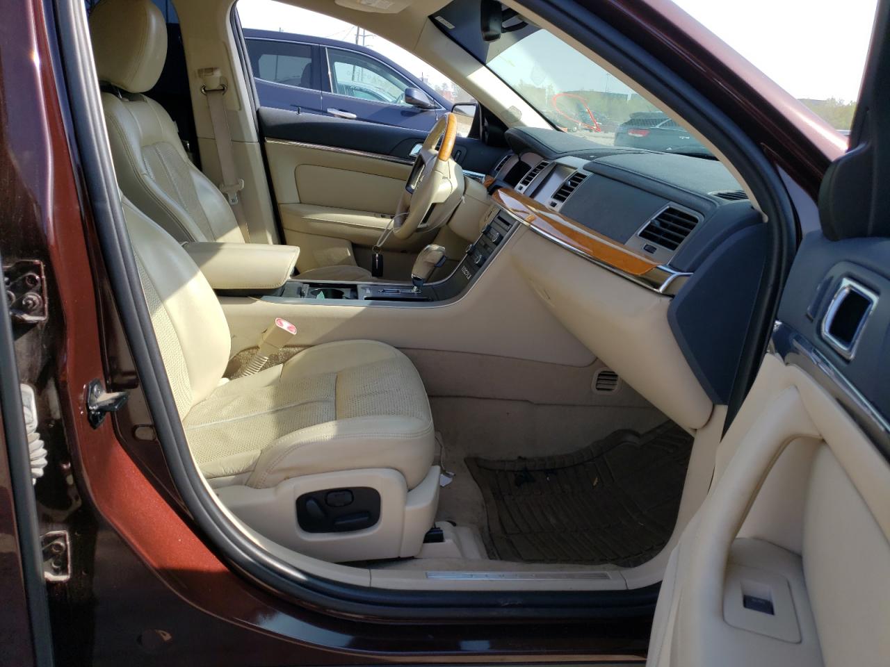 Photo 5 from auction – 2009 LINCOLN MKS with VIN 1LNHM94R49G635033