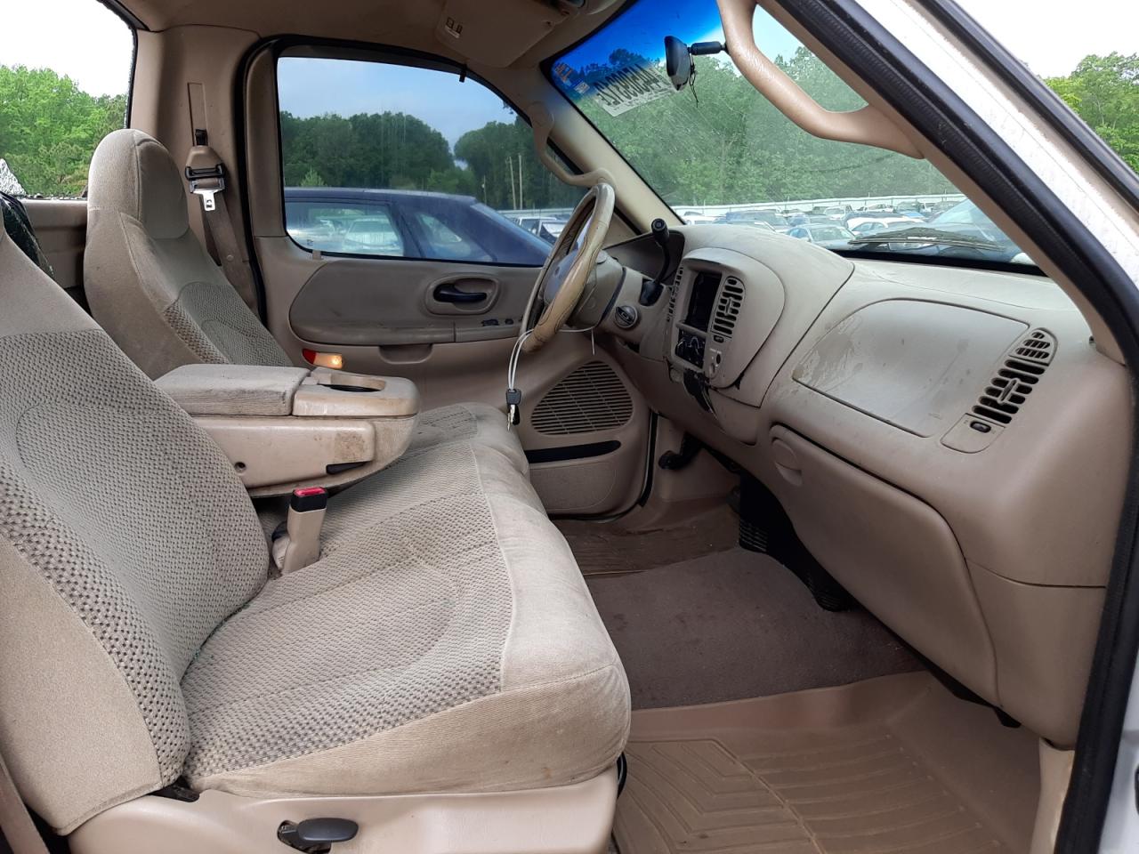 Photo 5 from auction – 2001 FORD F150 with VIN 1FTRF17L71NA01954