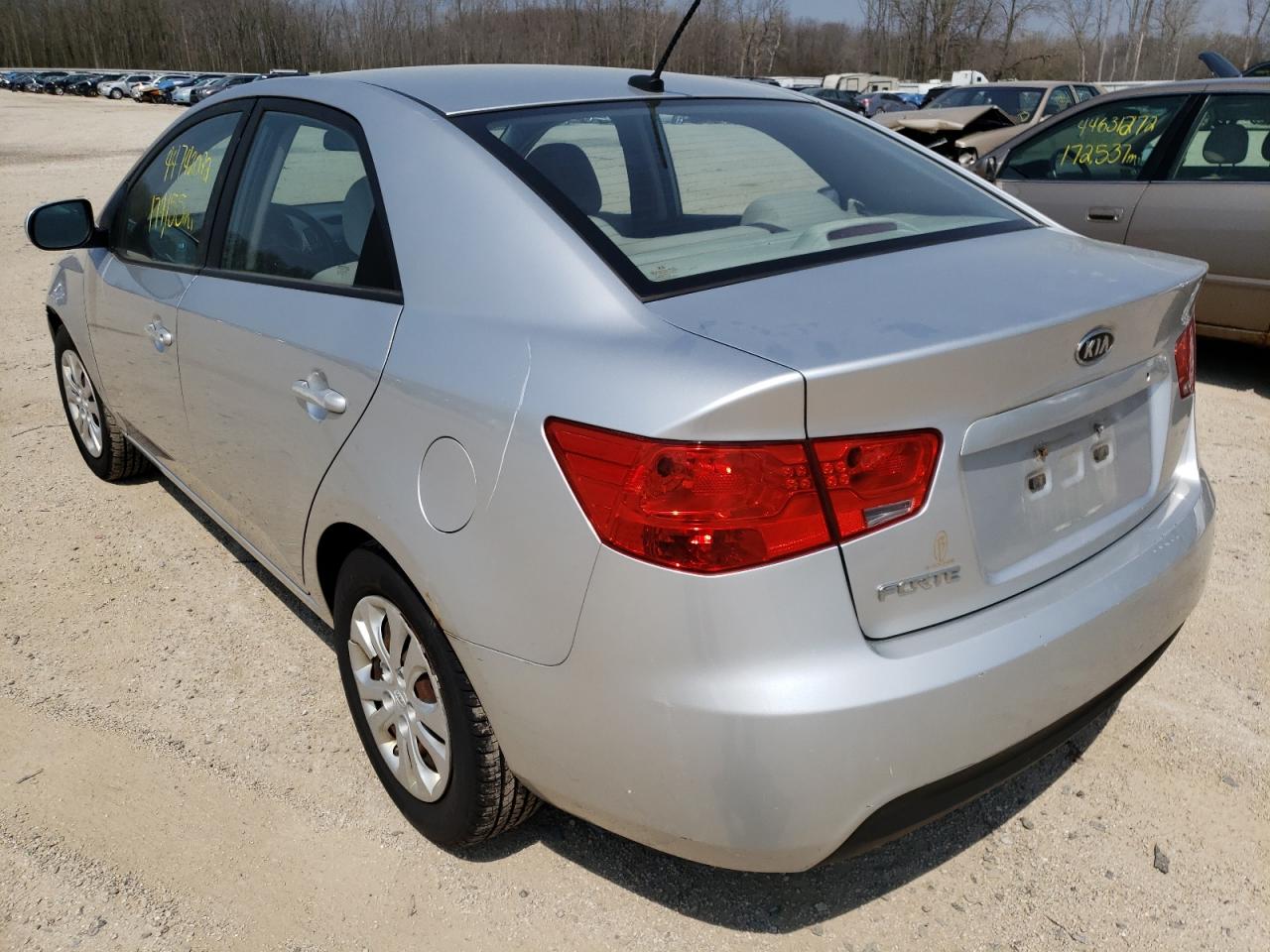Photo 3 from auction – 2010 KIA FORTE LX with VIN KNAFT4A28A5065687