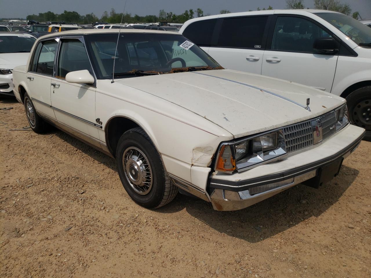 OLDSMOBILE 98 REGENCY 1985 with VIN 1G3CX6934F1347102 - Photo from auction