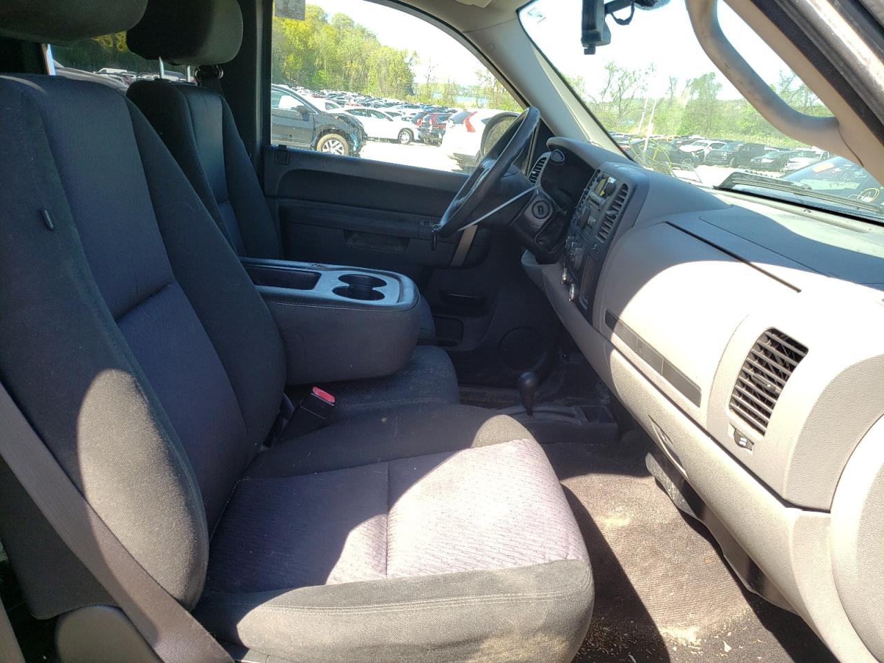 Photo 5 from auction – 2010 CHEVROLET SILVERADO with VIN 1GCSKREA5AZ105042