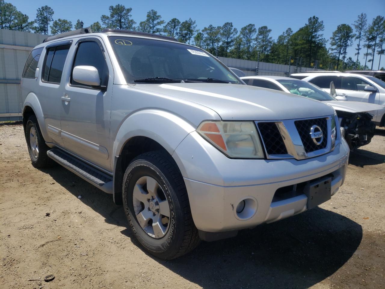 NISSAN PATHFINDER 2005 with VIN 5N1AR18W35C739499 - Photo from auction