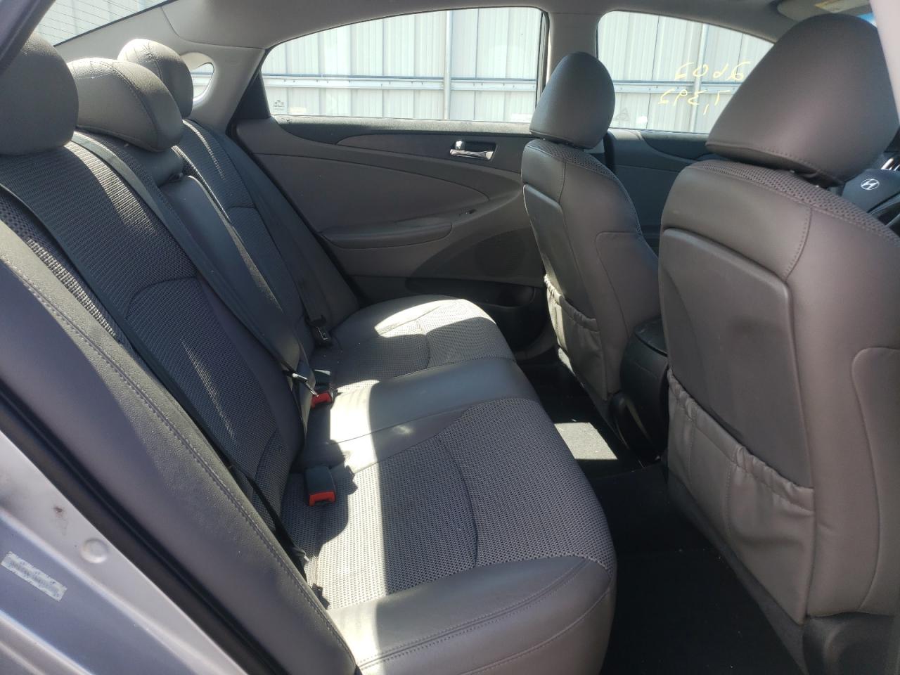 Photo 6 from auction – 2011 HYUNDAI SONATA SE with VIN 5NPEC4AC5BH162239