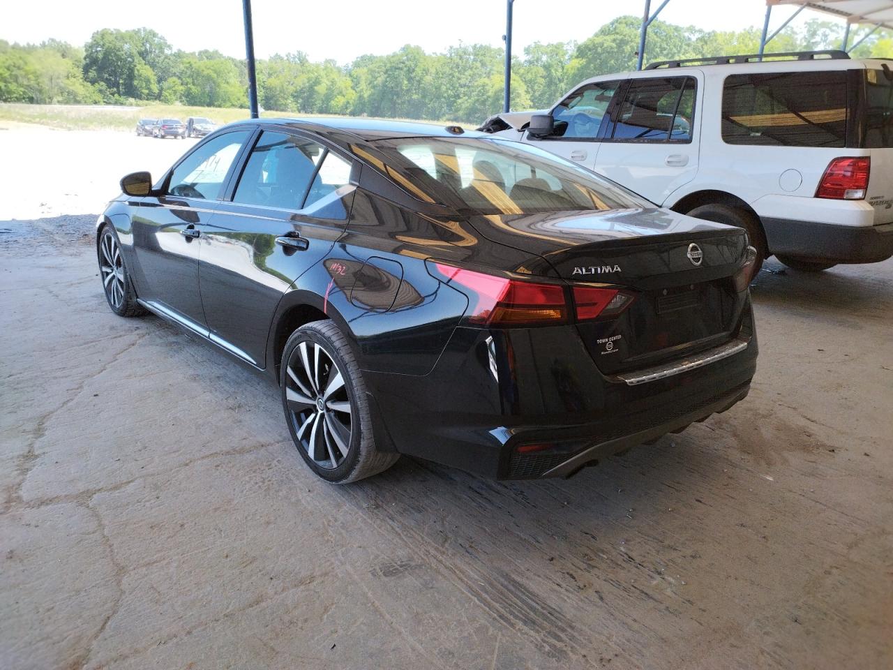 Photo 3 from auction – 2019 NISSAN ALTIMA SR with VIN 1N4BL4CV2KC215336