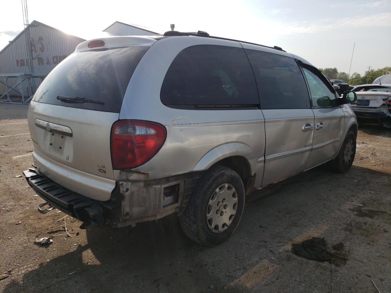 Photo 4 from auction – 2002 CHRYSLER TOWN & COU with VIN 2C4GP44362R645170