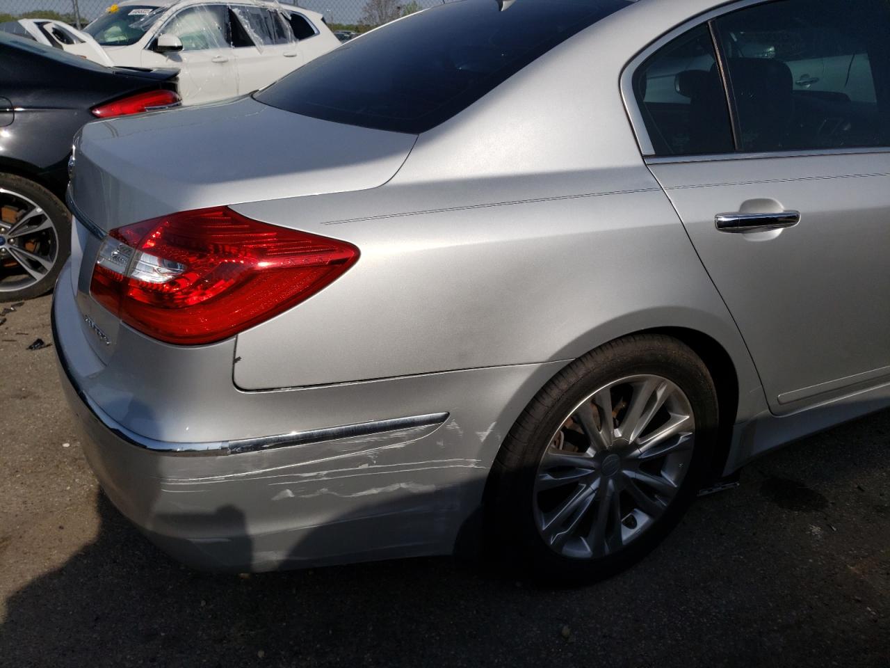 Photo 9 from auction – 2014 HYUNDAI GENESIS 3. with VIN KMHGC4DD3EU264271