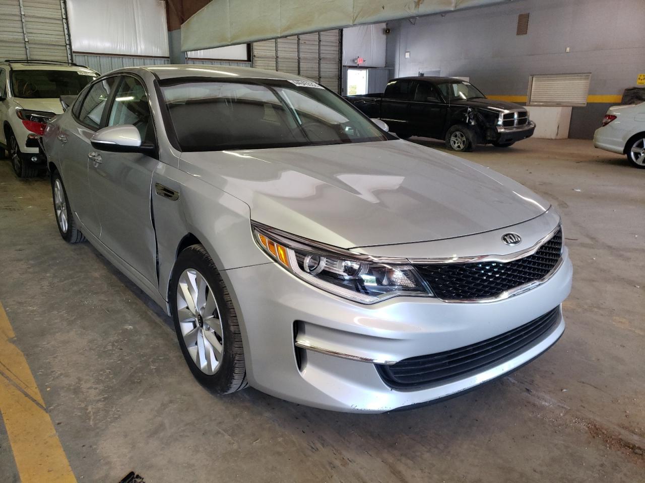 KIA OPTIMA LX 2016 with VIN 5XXGT4L32GG061524 - Photo from auction