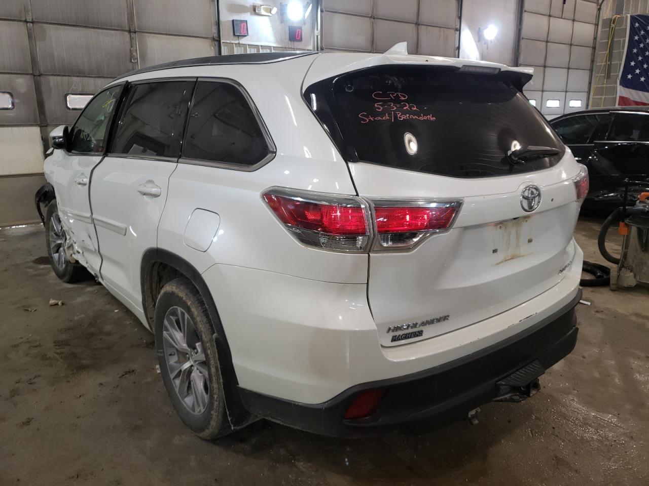 Photo 3 from auction – 2015 TOYOTA HIGHLANDER with VIN 5TDJKRFH5FS219669