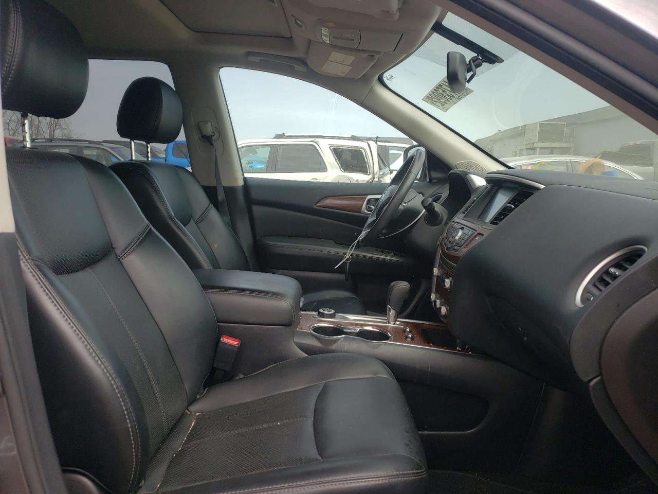 Photo 5 from auction – 2017 NISSAN PATHFINDER with VIN 5N1DR2MM3HC661415