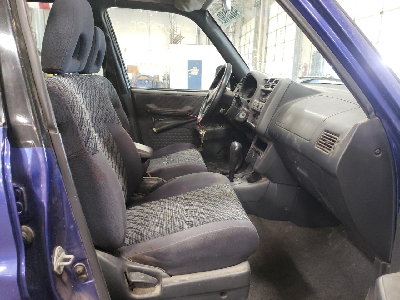 Photo 5 from auction – 1998 TOYOTA RAV4 with VIN JT3HP10V9W0177840