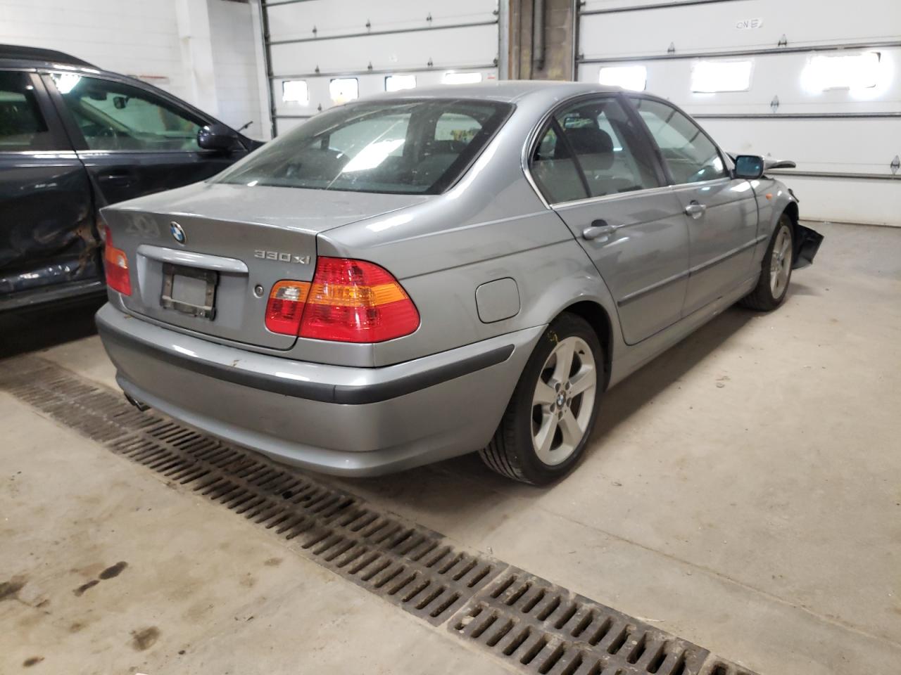 Photo 4 from auction – 2005 BMW 330 XI with VIN WBAEW53455PN39970