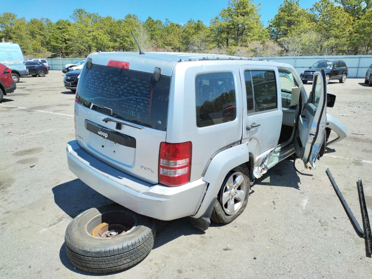 Photo 4 from auction – 2008 JEEP LIBERTY SP with VIN 1J8GN28K18W123552