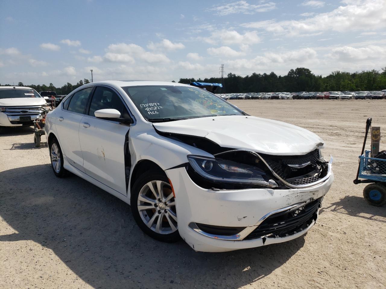 CHRYSLER 200 LIMITE 2015 with VIN 1C3CCCAB1FN637520 - Photo from auction