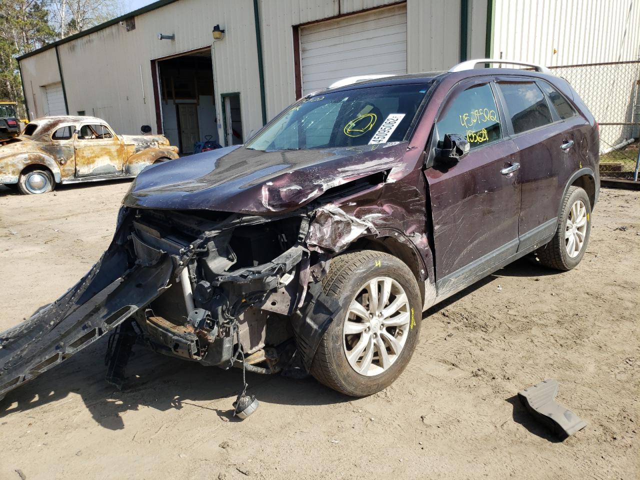 Photo 2 from auction – 2011 KIA SORENTO EX with VIN 5XYKU4A28BG023821