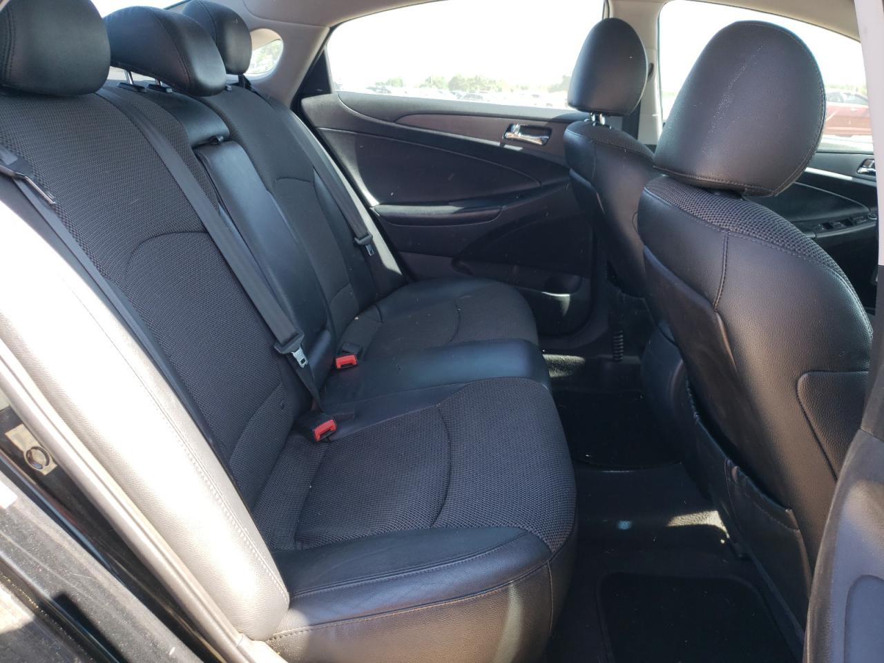 Photo 6 from auction – 2011 HYUNDAI SONATA SE with VIN 5NPEC4AC1BH155742