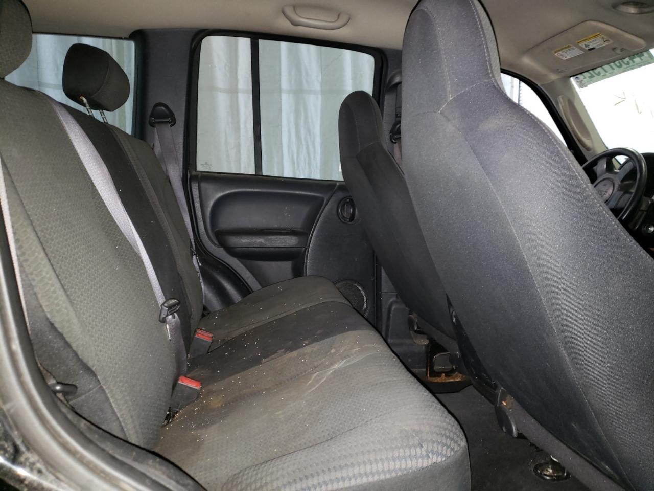 Photo 6 from auction – 2003 JEEP LIBERTY SP with VIN 1J4GL48K43W645281