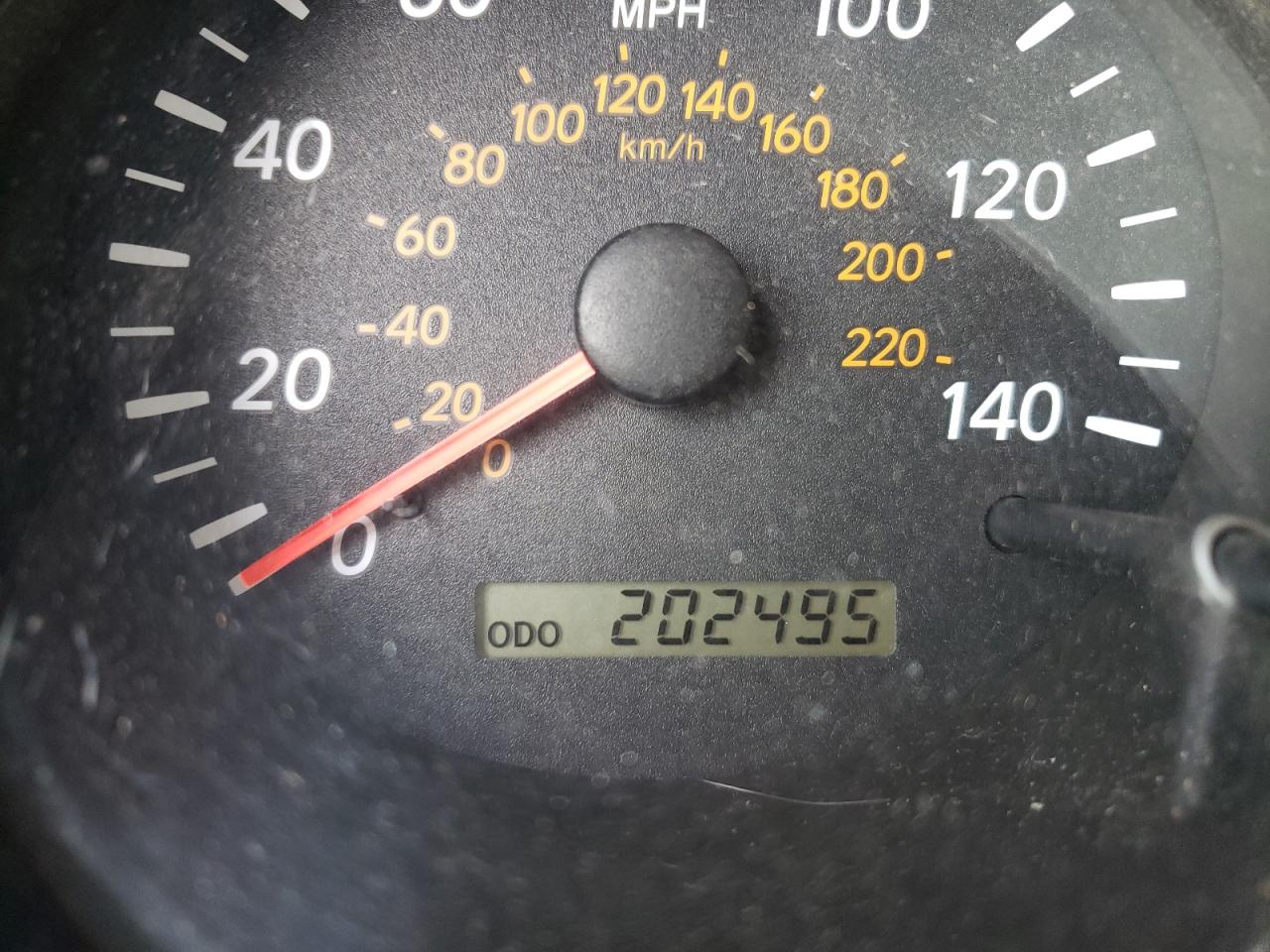 Photo 8 from auction – 2002 TOYOTA HIGHLANDER with VIN JTEGD21A920035205