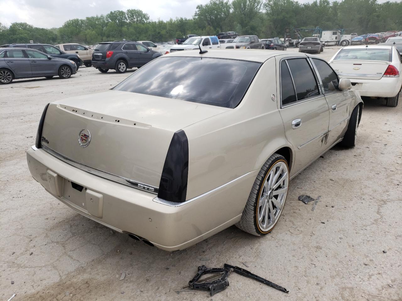 Photo 16 from auction – 2007 CADILLAC DTS with VIN 1G6KD57Y77U118736