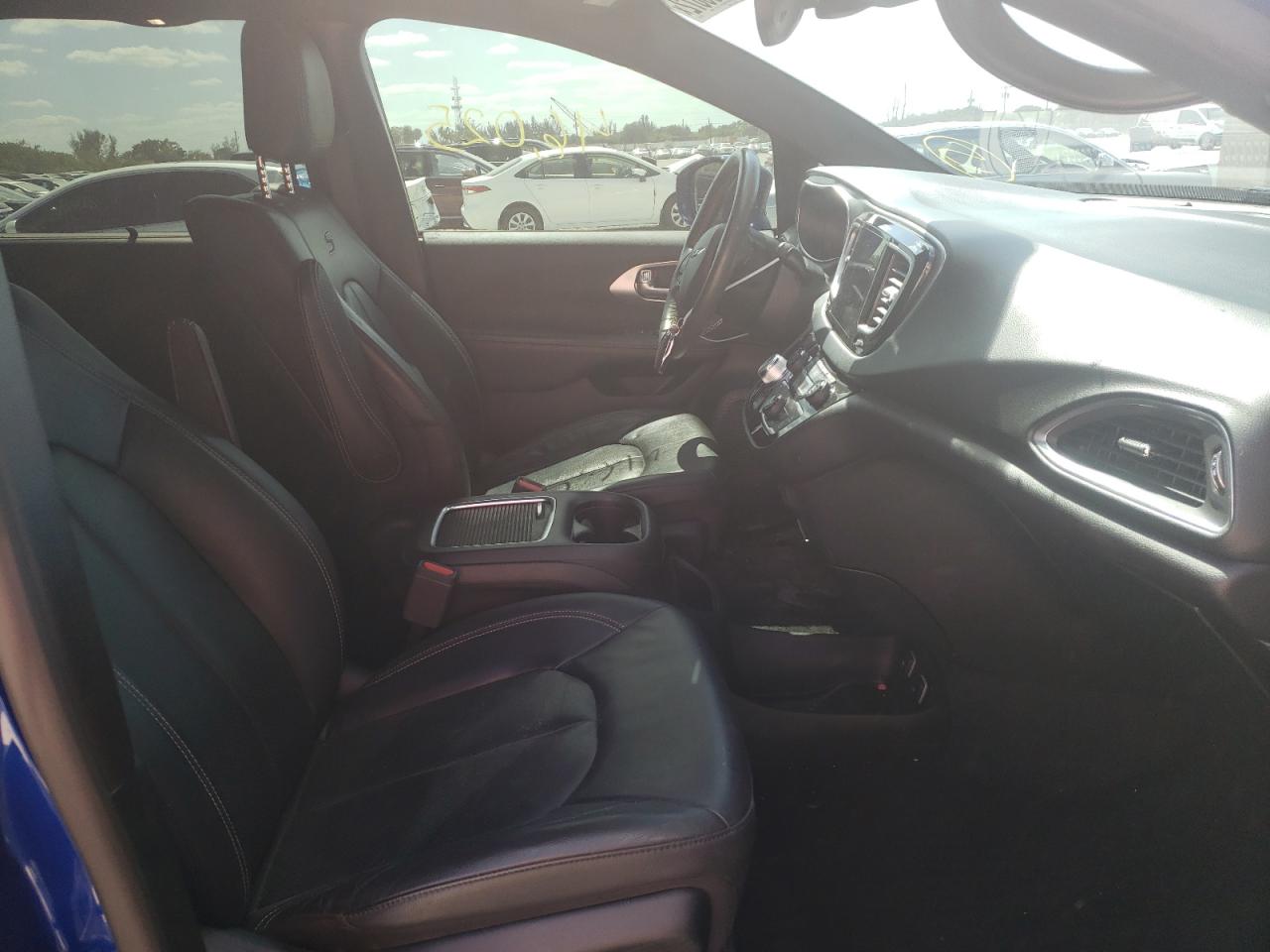 Photo 5 from auction – 2019 CHRYSLER PACIFICA T with VIN 2C4RC1EG6KR639941