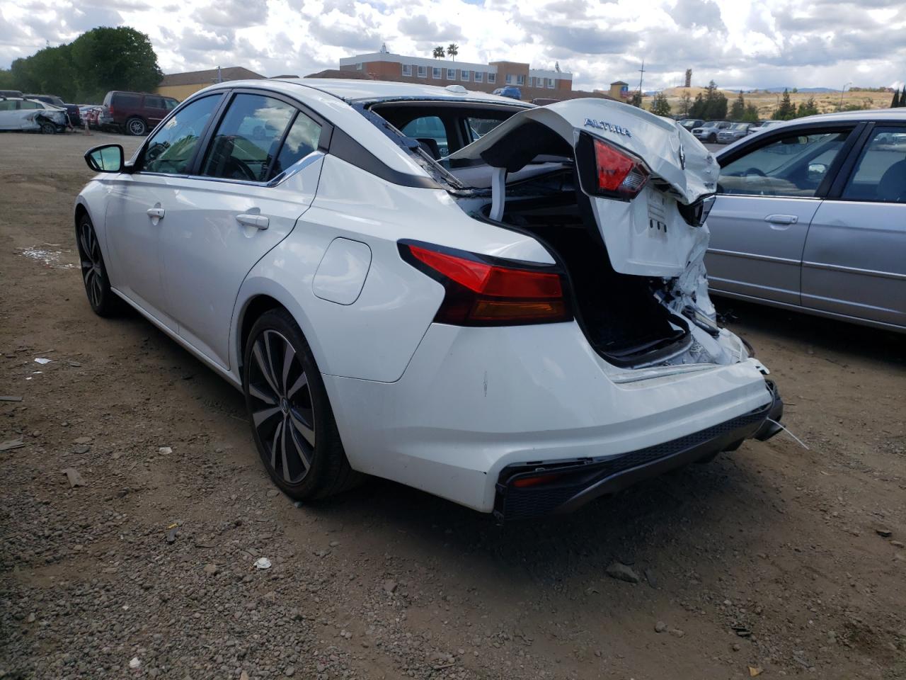 Photo 3 from auction – 2019 NISSAN ALTIMA SR with VIN 1N4BL4CV1KC256833