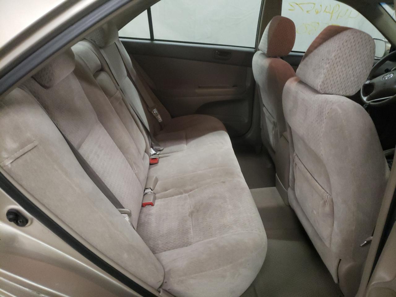 Photo 6 from auction – 2004 TOYOTA CAMRY LE with VIN 4T1BE32KX4U940116