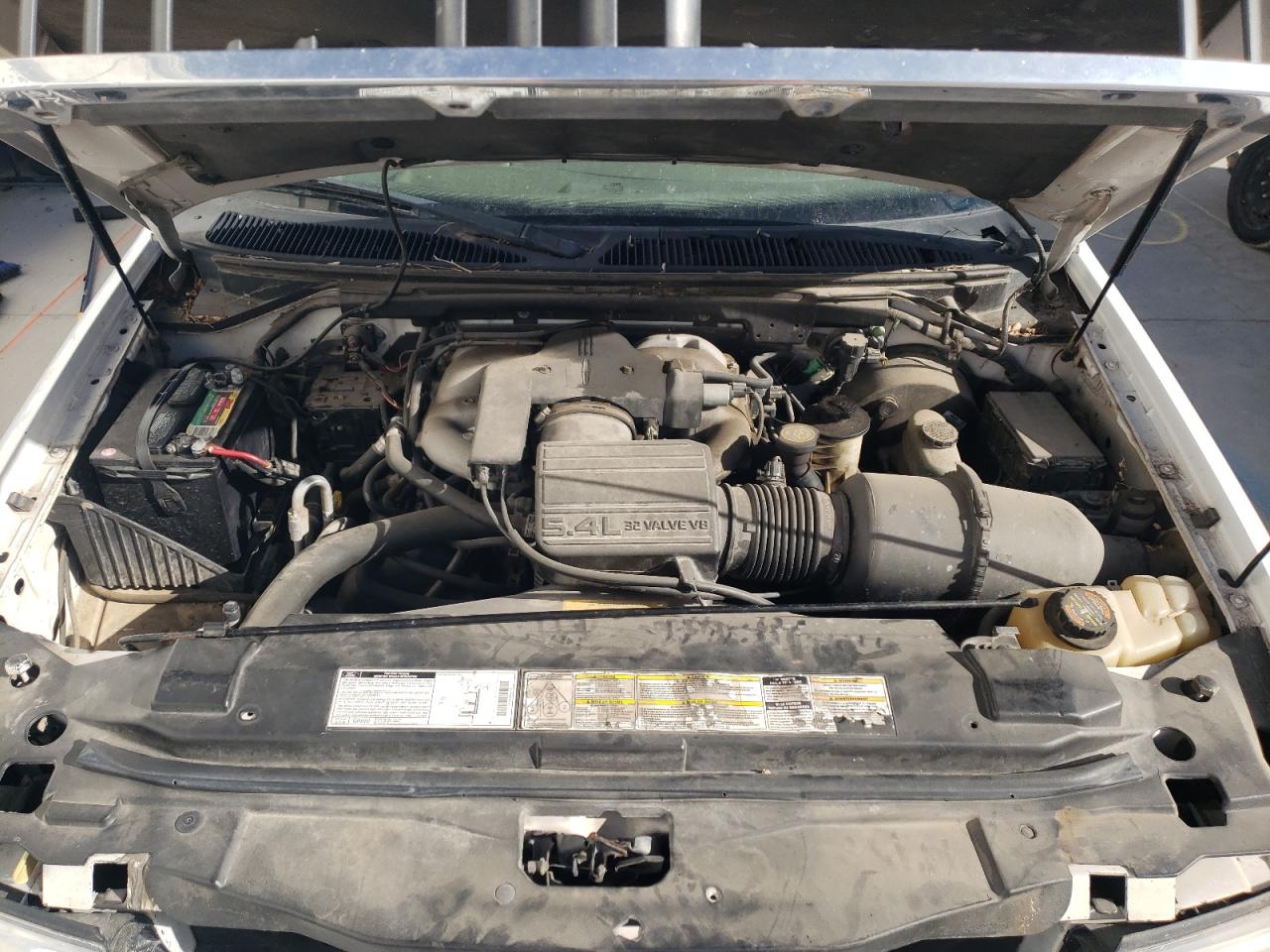 Photo 7 from auction – 2000 LINCOLN NAVIGATOR with VIN 5LMPU28A1YLJ00171