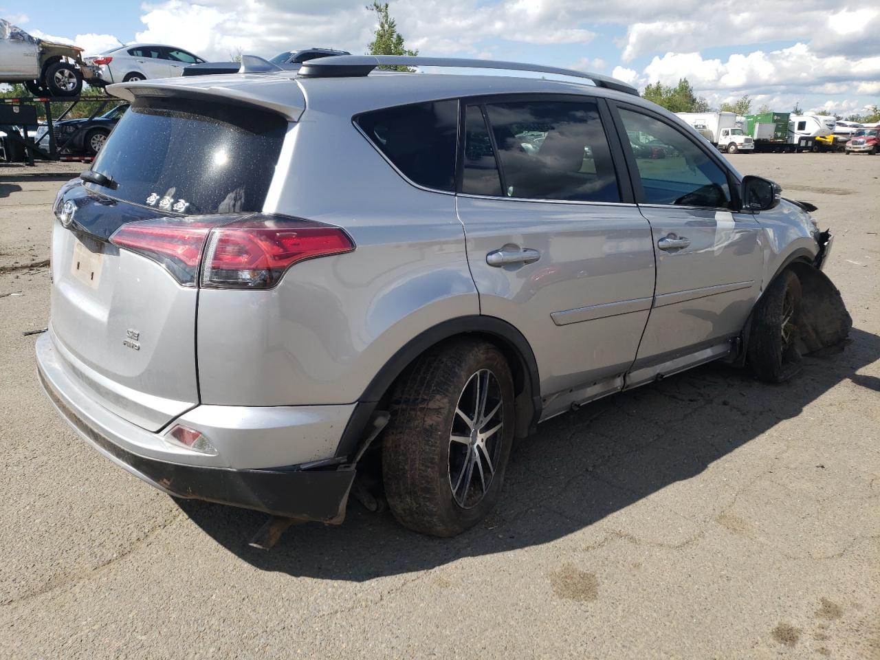 Photo 4 from auction – 2017 TOYOTA RAV4 SE with VIN 2T3JFREV9HW693931