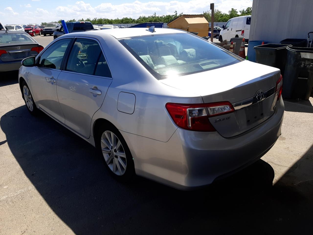 Photo 3 from auction – 2012 TOYOTA CAMRY HYBR with VIN 4T1BD1FK0CU017532