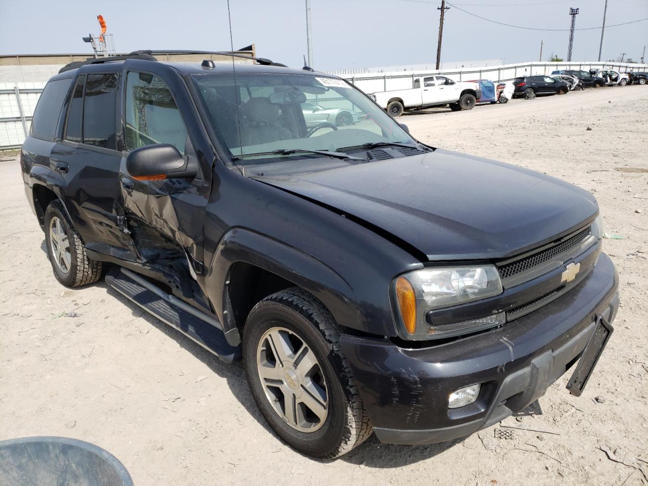 CHEVROLET TRAILBLAZE 2005 with VIN 1GNDT13S052270294 - Photo from auction
