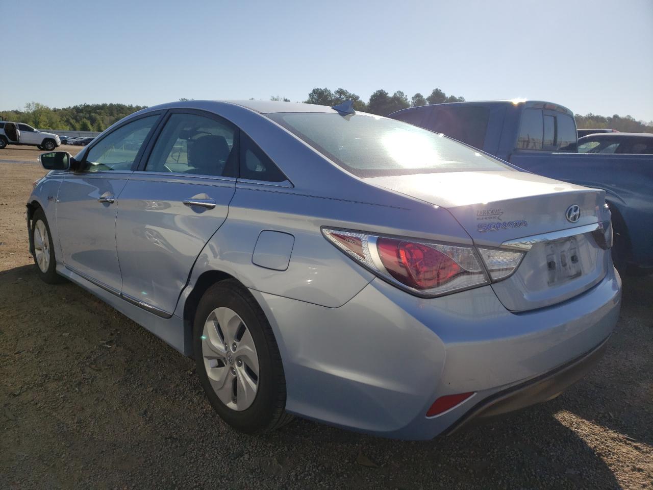 Photo 3 from auction – 2014 HYUNDAI SONATA HYB with VIN KMHEC4A4XEA109956