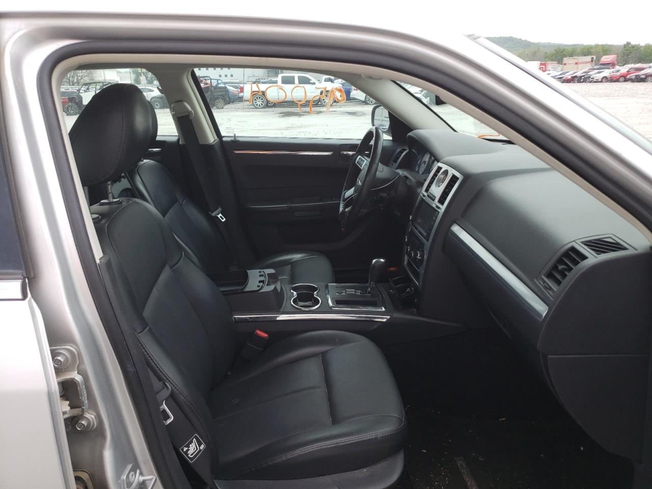 Photo 5 from auction – 2010 CHRYSLER 300 TOURIN with VIN 2C3CA5CV7AH158254