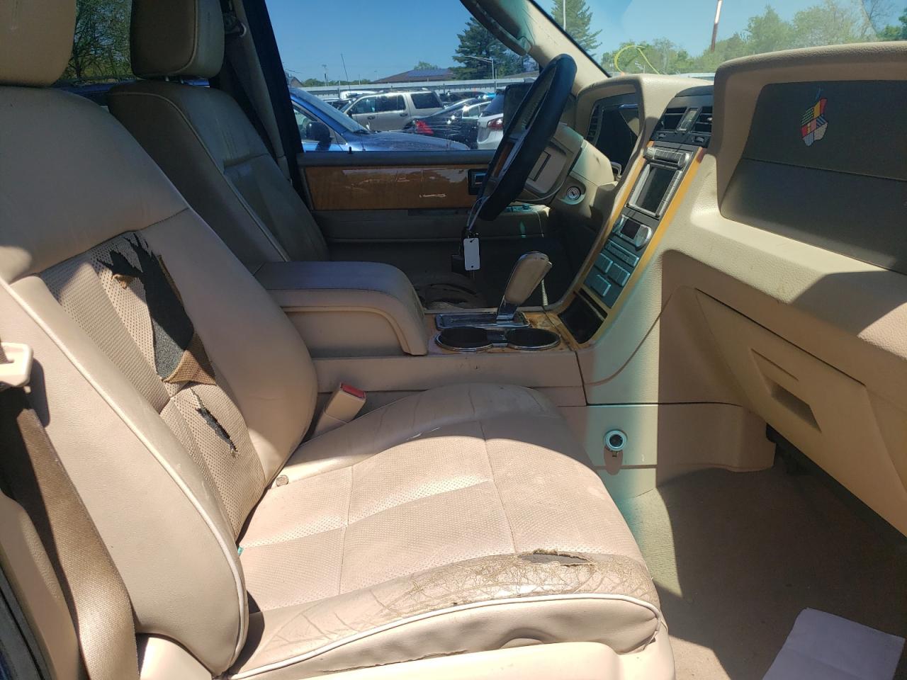 Photo 5 from auction – 2008 LINCOLN NAVIGATOR with VIN 5LMFU28558LJ01192