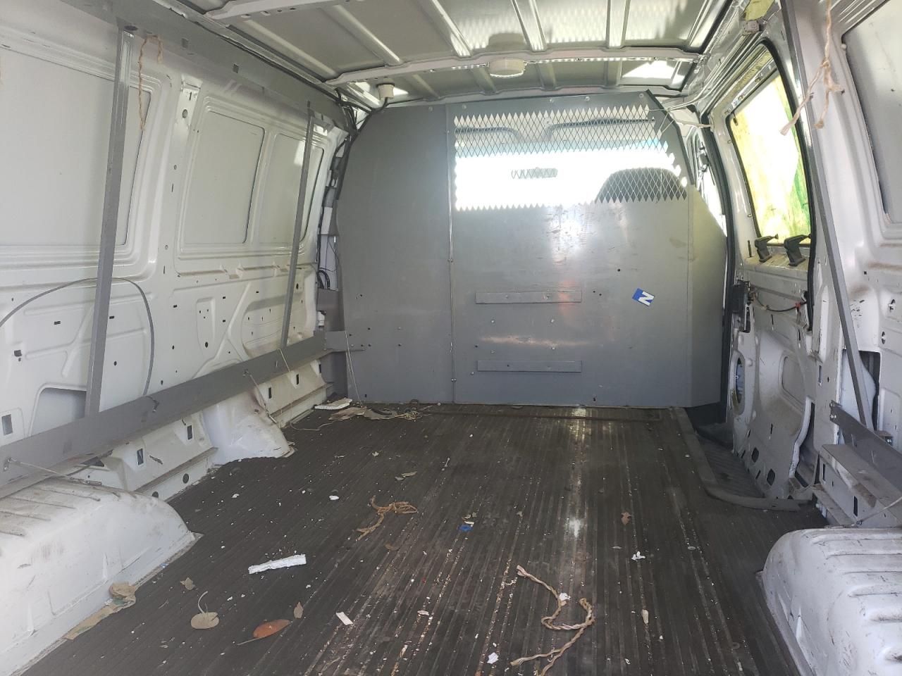 Photo 9 from auction – 2000 FORD ECONOLINE with VIN 1FTNE2427YHB16825