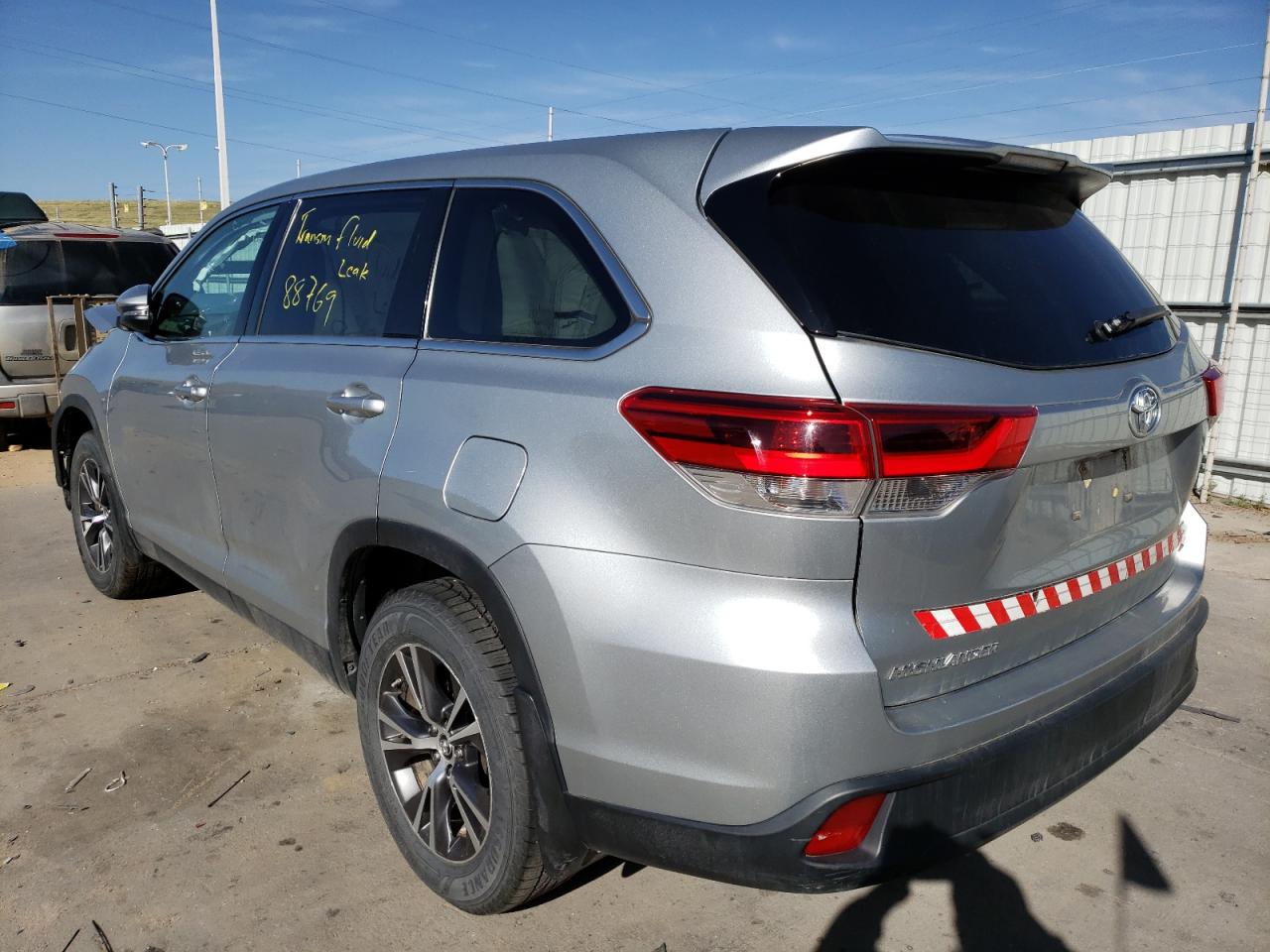 Photo 3 from auction – 2019 TOYOTA HIGHLANDER with VIN 5TDBZRFH9KS996706