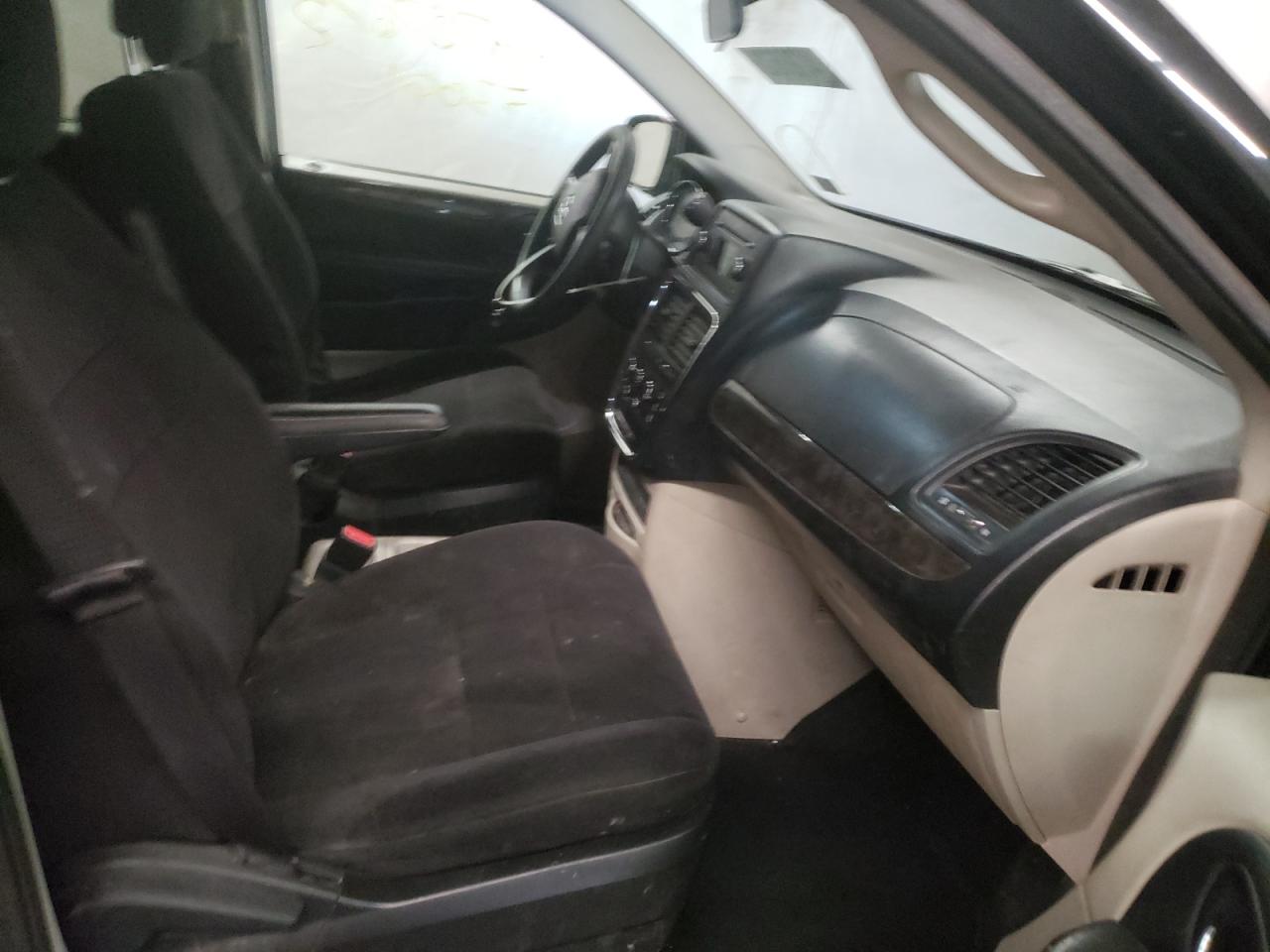 Photo 5 from auction – 2011 DODGE GRAND CARA with VIN 2D4RN3DG1BR603553