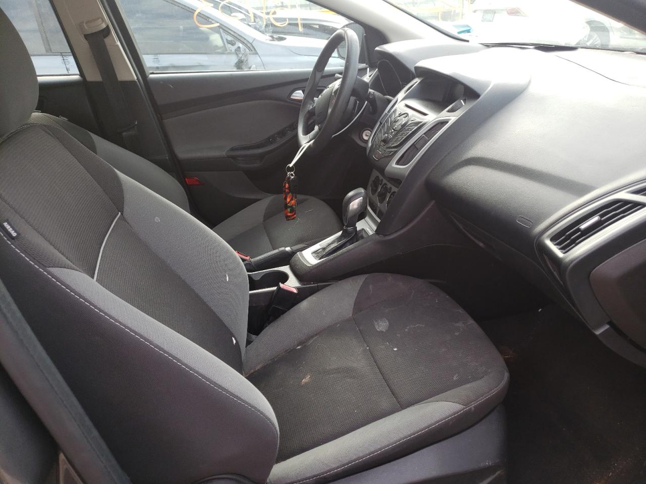 Photo 19 from auction – 2013 FORD FOCUS SE with VIN 1FADP3K26DL125799