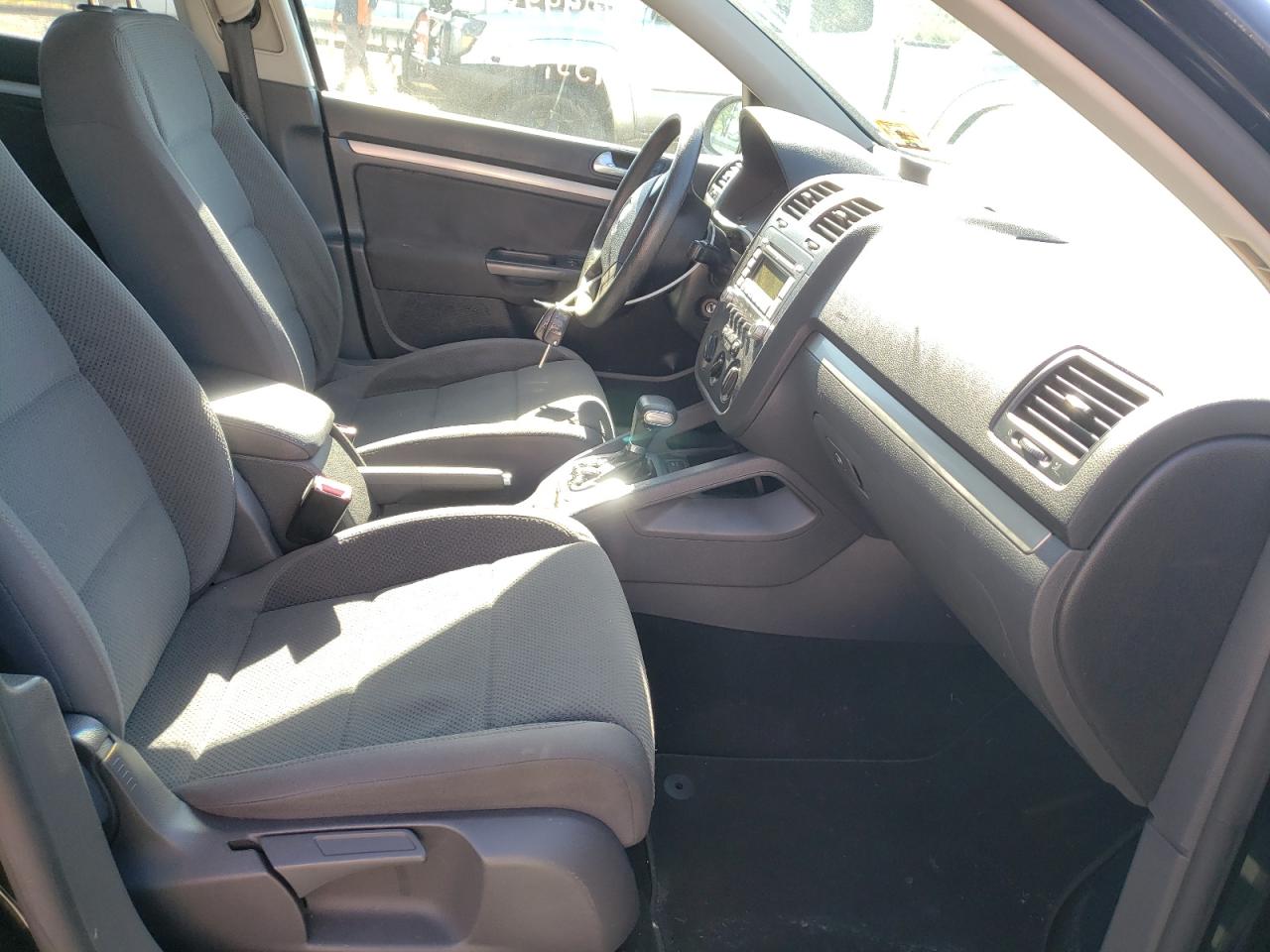 Photo 5 from auction – 2007 VOLKSWAGEN RABBIT with VIN WVWDS71K37W244107