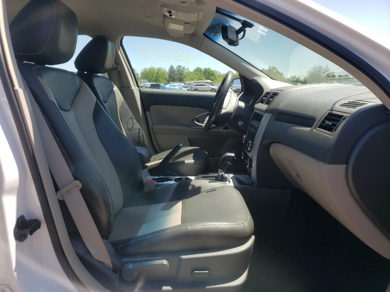 Photo 5 from auction – 2010 MERCURY MILAN PREM with VIN 3MEHM0JA6AR642172