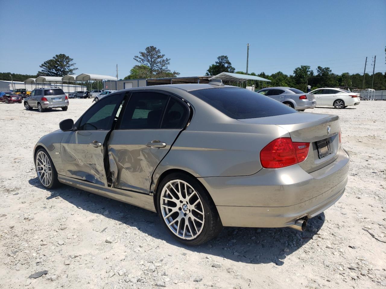 Photo 3 from auction – 2009 BMW 328 I with VIN WBAPH77529NM28795