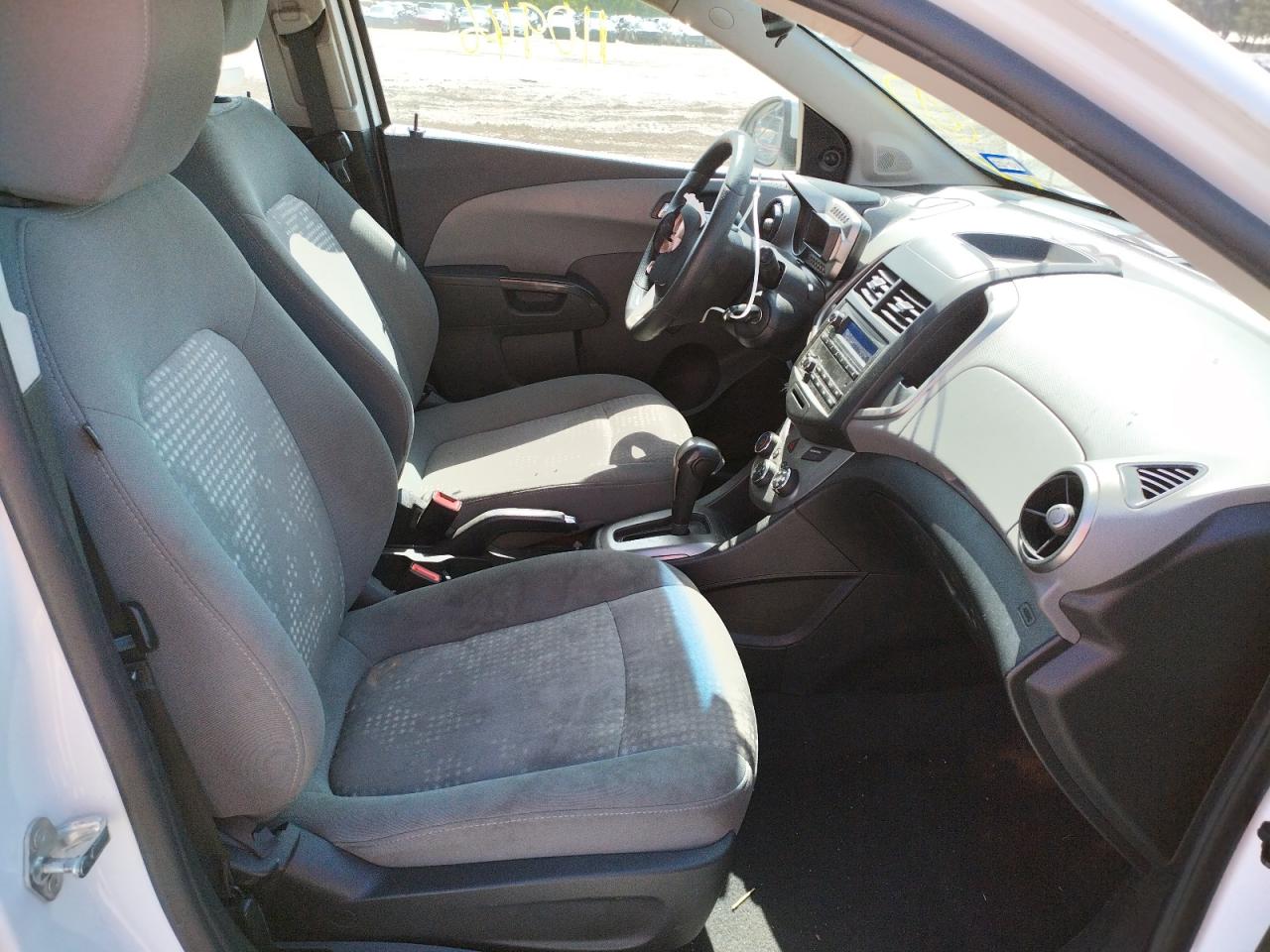 Photo 5 from auction – 2014 CHEVROLET SONIC LS with VIN 1G1JA6SH0E4140727