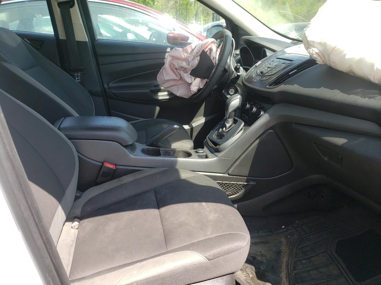 Photo 5 from auction – 2015 FORD ESCAPE S with VIN 1FMCU0F7XFUC39820