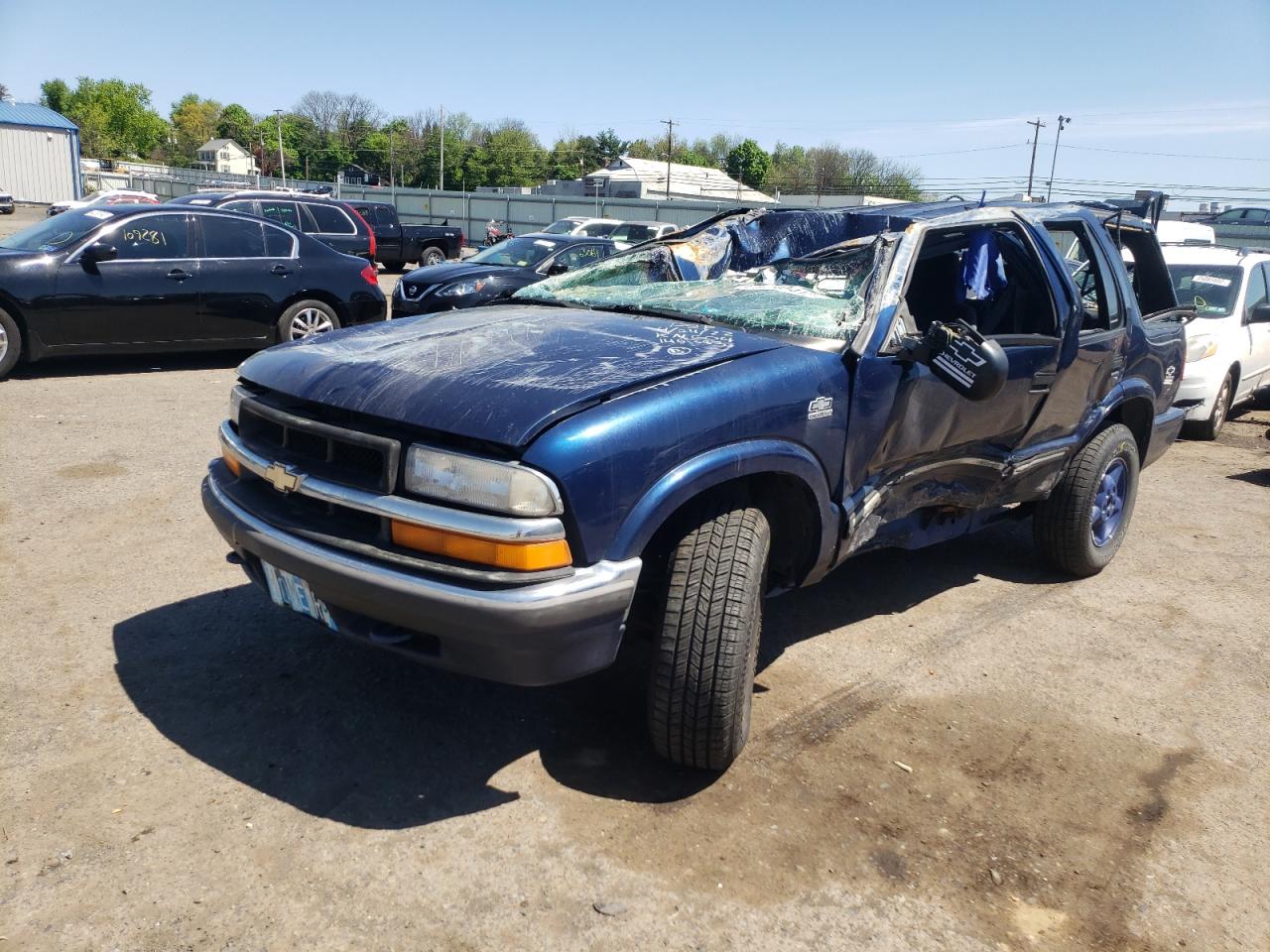 Photo 2 from auction – 2001 CHEVROLET TRAIL BLAZ with VIN 1GNDT13W312145383